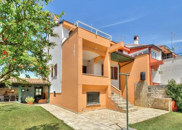 Apartments With A Parking Space Umag - 15941